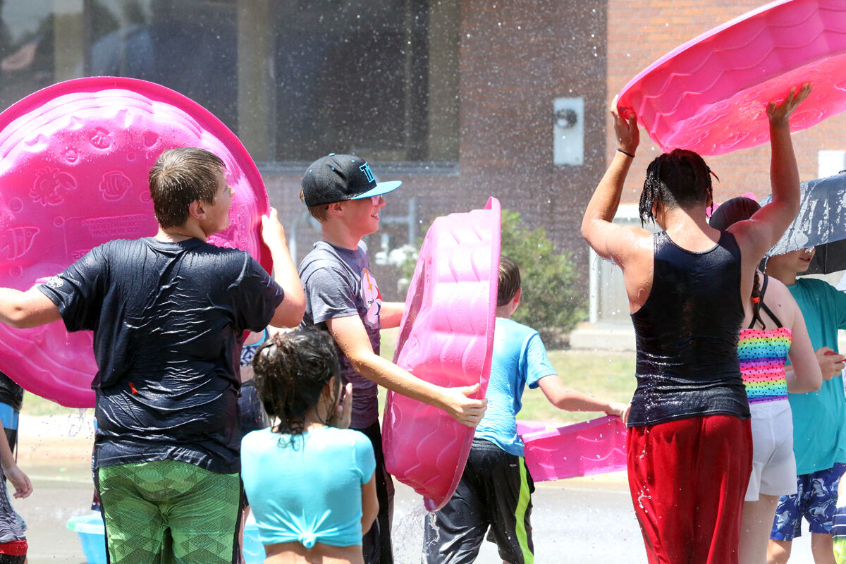 Balloon Days Water Fight (8).jpg